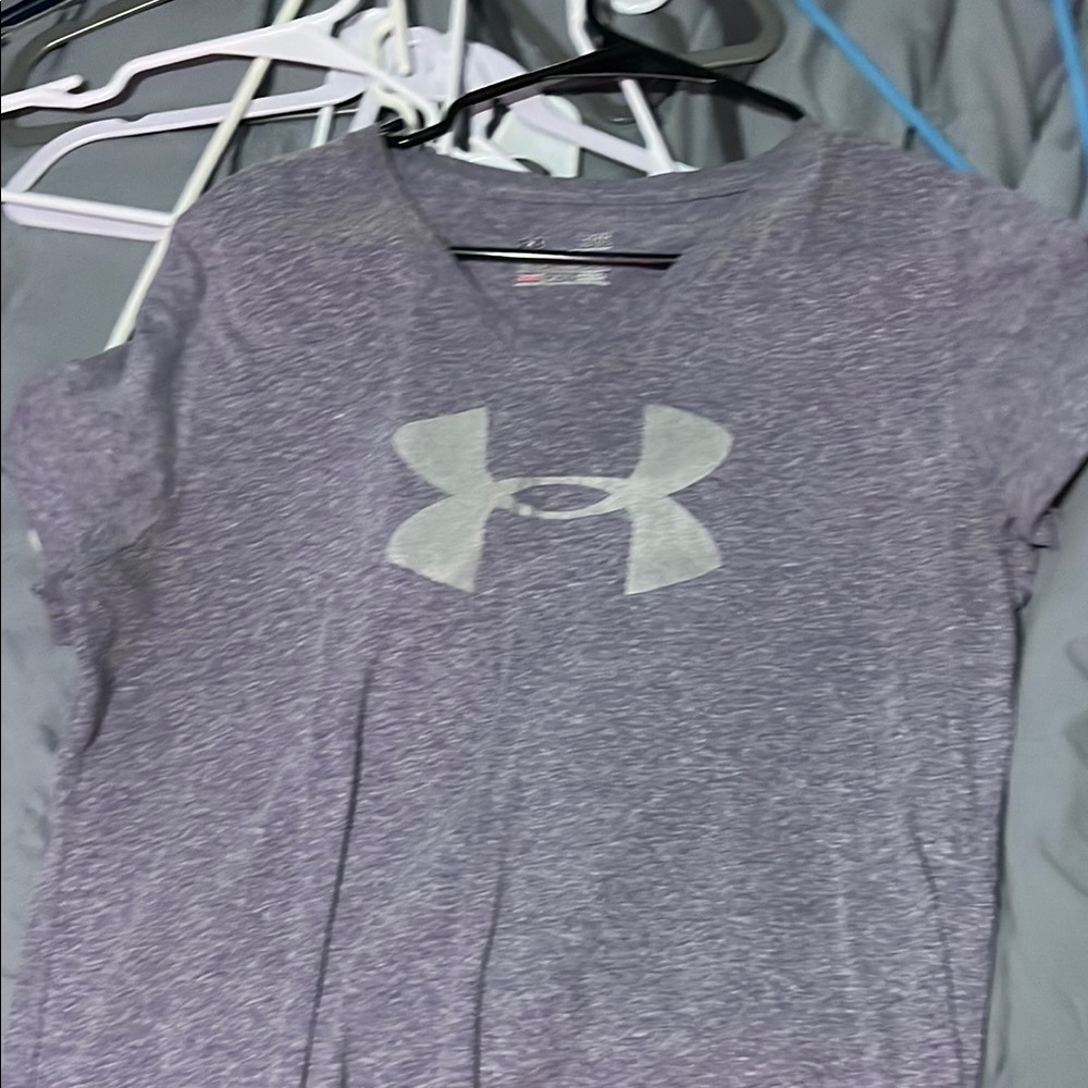 Under Armour Gray Short Sleeve Athletic Tee